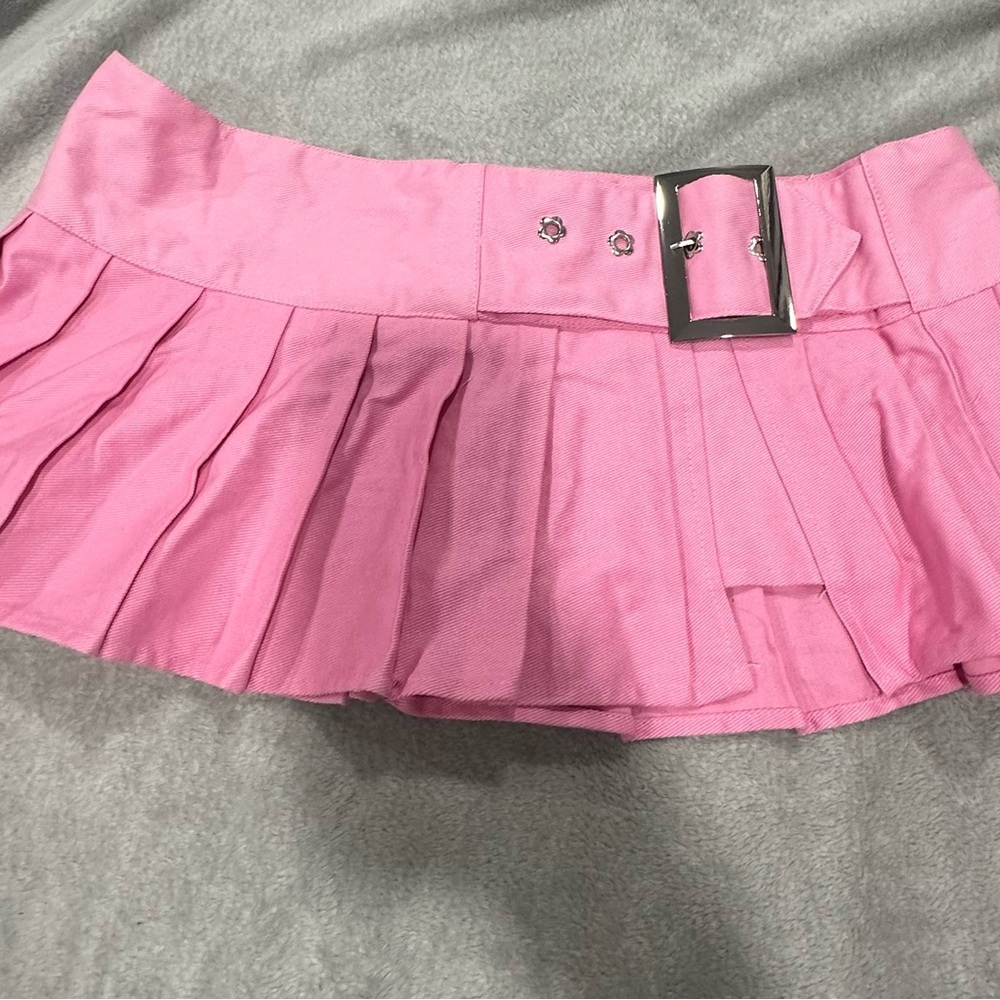 Pink Pleated Skirt with Silver Buckle
